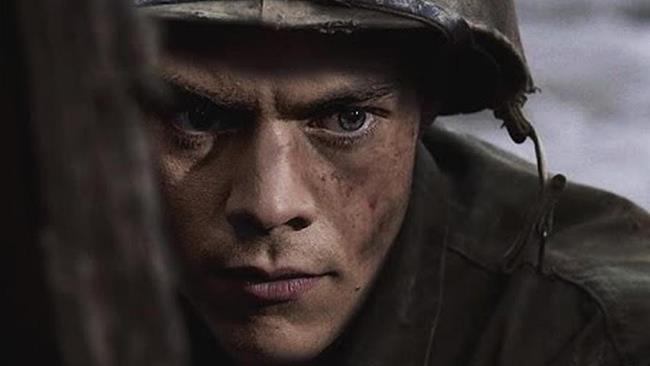 Dunkirk: Christopher Nolan paragona Harry Styles a Heath Ledger e parla del film Harry Styles in una scena di Dunkirk