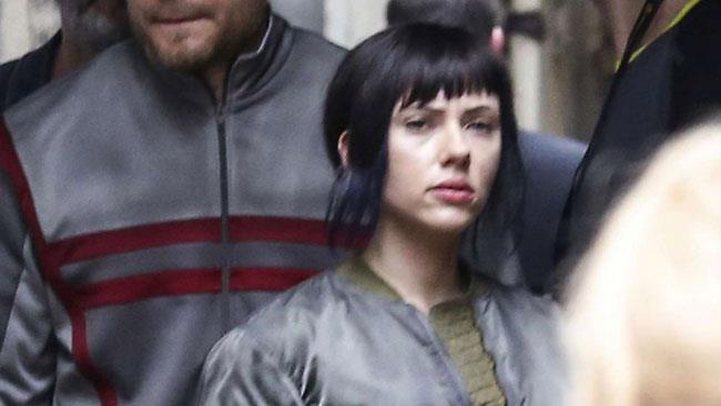 Ghost in the Shell: le prime immagini dal set di Hong Kong Scarlett Johansson nel ruolo del Maggiore