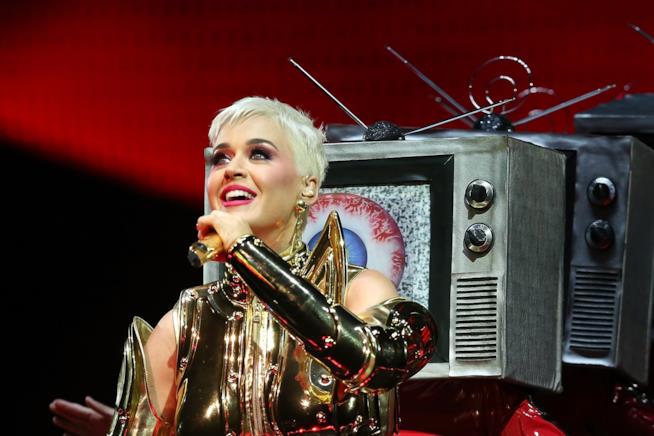 Katy Perry ha fatto una sorpresa a una piccola fan malata di tumore Katy Perry