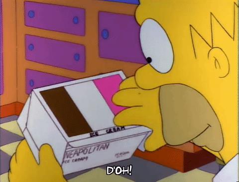 Homer e il gelato variegato Homer vuole il gelato al cioccolato: fior di latte e fragola sono poco sfiziosi!