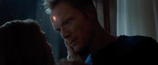La Gemma della Mente Visione "umano" con la Gemma della Mente in evidenza nel trailer di Infinity War
