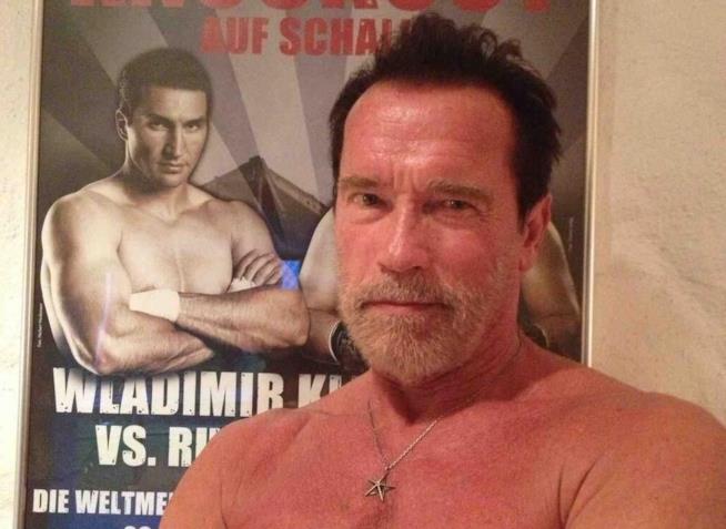 Arnold Schwarzenegger aiuta un utente di Reddit ad uscire dalla depressione L'ex Governatore della California, l'attore Arnold Schwarzenegger