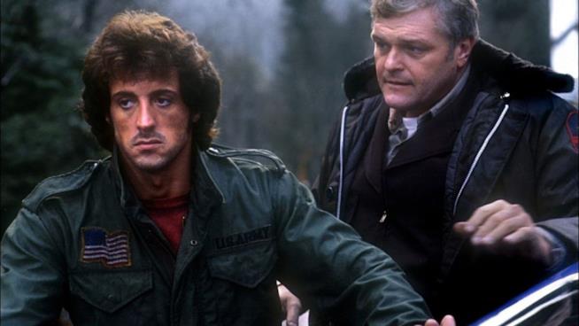 Rambo, la fortunata saga con Stallone Sylvester Stallone in una scena del primo film dedicato all'eroe di guerra Rambo