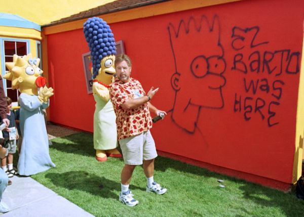 Matt Groening aka El Barto Matt Groening vandalizza la casa dei Simpson