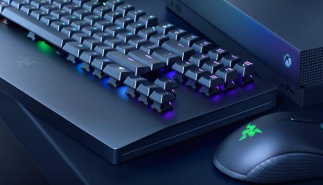 Razer presenta l'accoppiata tastiera e mouse Razer Turret per Xbox One Immagine promozionale di Razer Turret per Xbox One