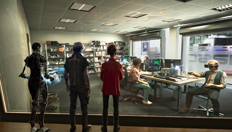 OASIS e realtà in una scena del film OASIS vs realtà in una scena di Ready Player One