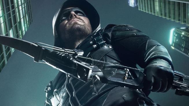 Arriva in Home Video la quinta stagione di Arrow Stephen Amell riprende in mano cappuccio e arco e torna a essere Arrow
