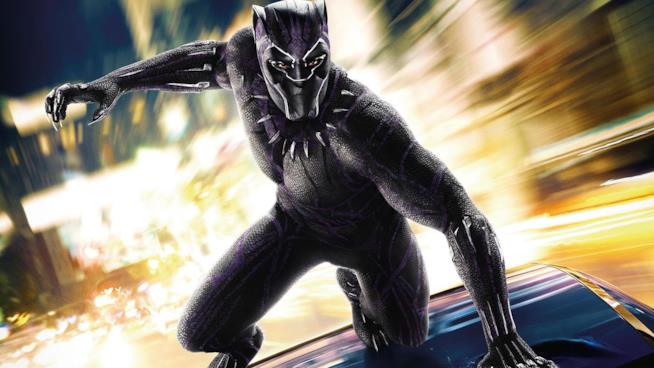 Black Panther: Disney ha proposto il film agli Oscar in 16 categorie Black Panther in azione in un poster ufficiale Marvel