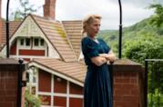 La casa del protagonista di Sex Education è affittabile Un'immagine della serie Sex Education