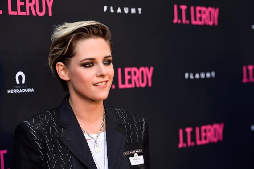 Kristen Stewart confessa in un'intervista di parlare con i fantasmi Primo piano di Kristen Stewart
