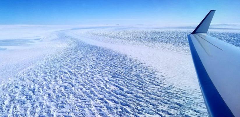 Il ghiacciaio Denman si sta sciogliendo e innalzerà il livello del mare di oltre 1 metro Uno scatto del ghiacciaio Denman