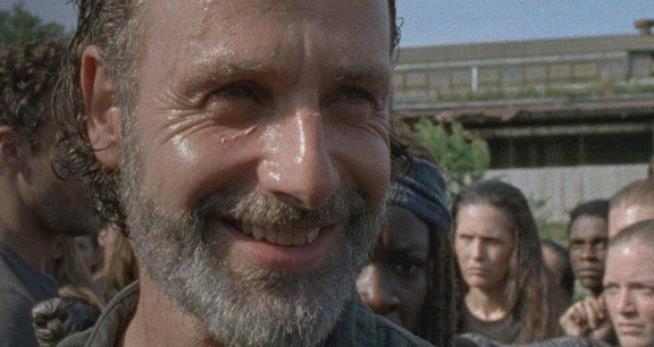 The Walking Dead: Greg Nicotero spiega il sorriso di Rick The Walking Dead: Greg Nicotero spiega il sorriso di Rick dell'episodio 7x09