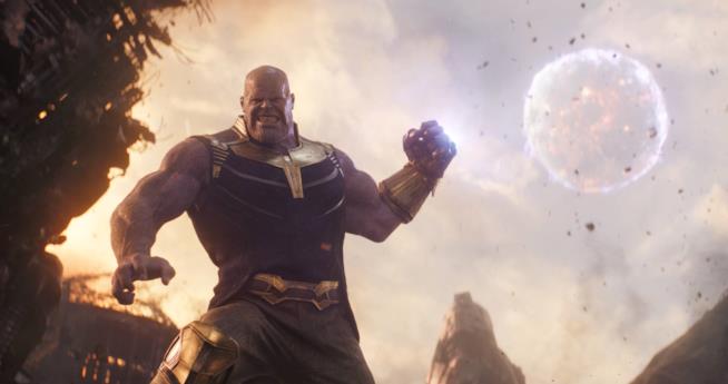 Come funziona il Guanto dell'Infinito in Avengers: Infinity War? Parla il team creativo Thanos su Titano in Avengers: Infinity War