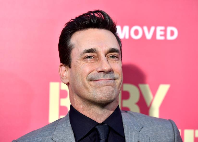 Jon Hamm è l'Arcangelo Gabriele nella foto di Good Omens L'attore Jon Hamm
