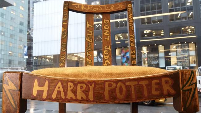 Harry Potter, comprata all'asta la sedia di J.K. Rowling Harry Potter, la sedia di J.K. Rowling