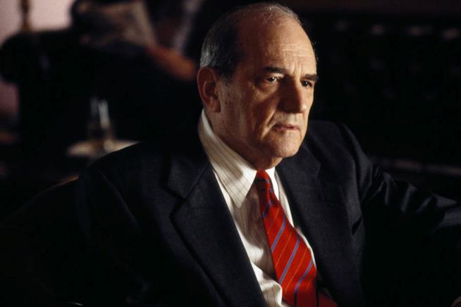 Morto Steven Hill di Law & Order: aveva 94 anni Morto l'attore Steven Hill
