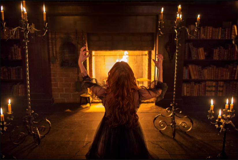 In questo episodio Anne Hale scatena i suoi terribili poteri sull'intera Salem Anne Hale esegue un terribile rito contro tutta Salem