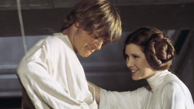 La toccante lettera aperta di Mark Hamill a Carrie Fisher Mark Hamill e Carrie Fisher sul set di Star Wars