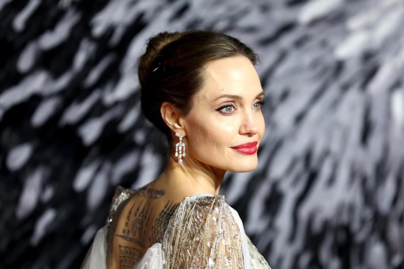 Angelina Jolie parla di cura e prevenzione in un pezzo per TIME Angelina Jolie durante il tour promozionale di Maleficent 2