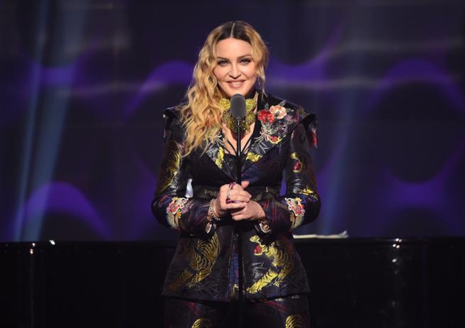 Madonna e il discorso durante il ritiro del premio Billboard Primo piano di Madonna durante la cerimonia di consegna del premio Billboard
