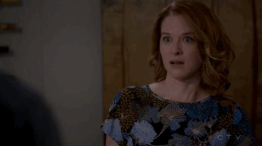 April lancia i biscotti della fortuna la Kepner tira biscotti della fortuna a Jackson