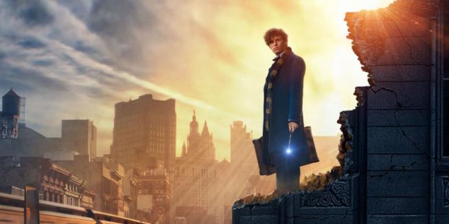 Una casting call svela alcuni nuovi personaggi di Animali Fantastici 2 Eddie Redmayne in una scena del film
