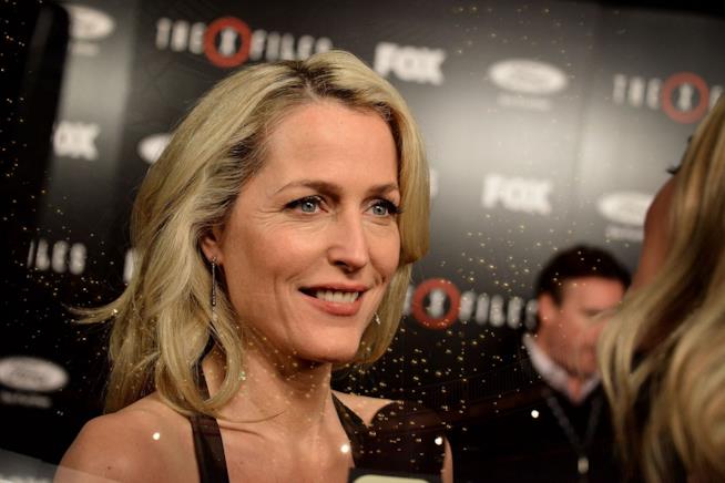 Gillian Anderson terrorizza i propri figli con gli X-Files Gillian Anderson, l'attrice che interpreta Dana Scully in X-Files