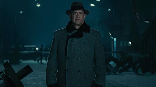 La storia vera dietro al film Il ponte delle spie Tom Hanks in una scena del film Il ponte delle spie