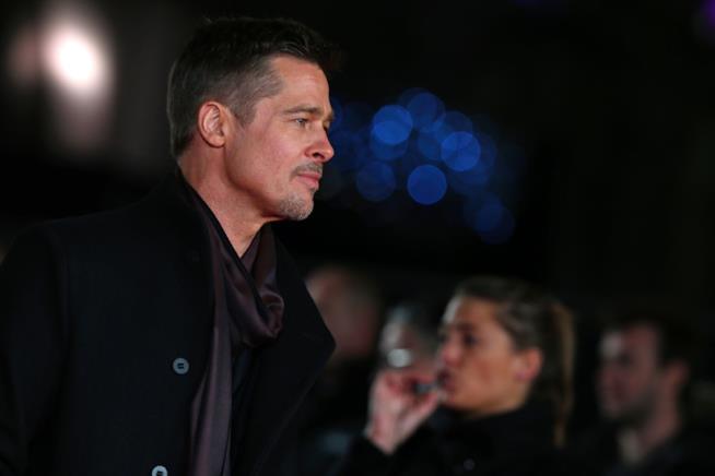 Brad Pitt si dedica alla scultura dopo il divorzio Un intenso primo piano di Brad Pitt