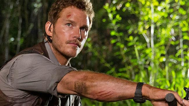Un baby raptor nella prima clip di Jurassic World: Il Regno Distrutto Owen Grady in Jurassic World
