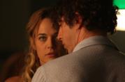Un'avventura, la recensione del musical su Battisti con Laura Chiatti e Michele Riondino Laura Chiatti e Michele Riondino