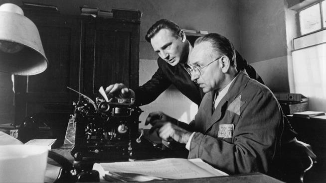 La trama di Schindler's List e la storia vera di Oskar Schindler Liam Neeson e Ben Kingsley in Schindler's List