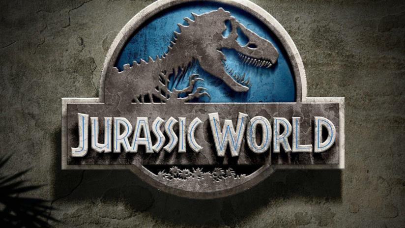 La serie TV di Jurassic World dovrebbe arrivare tra il 2021 e il 2022 Il logo di Jurassic World grigio, bianco e azzurro