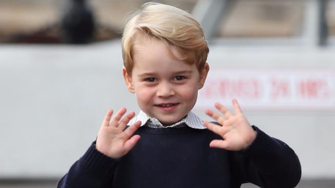 Il figlio di Ben Affleck e il Principe George hanno giocato insieme e il piccolo reale gli ha attaccato il raffreddore Il Principe George saluta a modo suo i fotografi