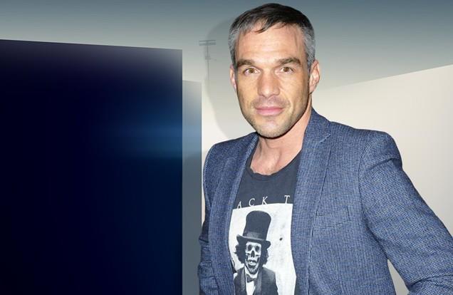Philippe Bas, il commissario Rocher di Profiling, mette a tacere le voci su di un suo possibile addio alla serie Philippe Bas, attore protagonista di Profiling, in una foto di campagna.