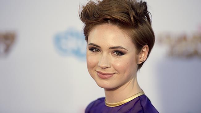 Karen Gillan si prepara al sequel di Guardiani della Galassia e a un possibile ritorno a Doctor Who Karen Gillan supera il tempo e lo spazio tra Guardiani della Galassia 2 e Doctor Who