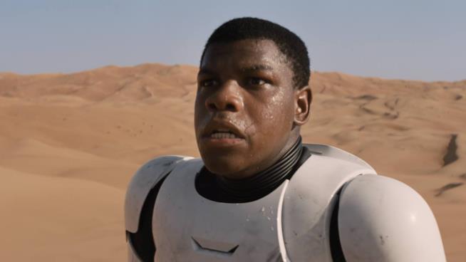 John Boyega ci svela che Star Wars 8 sarà molto più dark John Boyega, l'attore che interpreta Finn In Star Wars 7