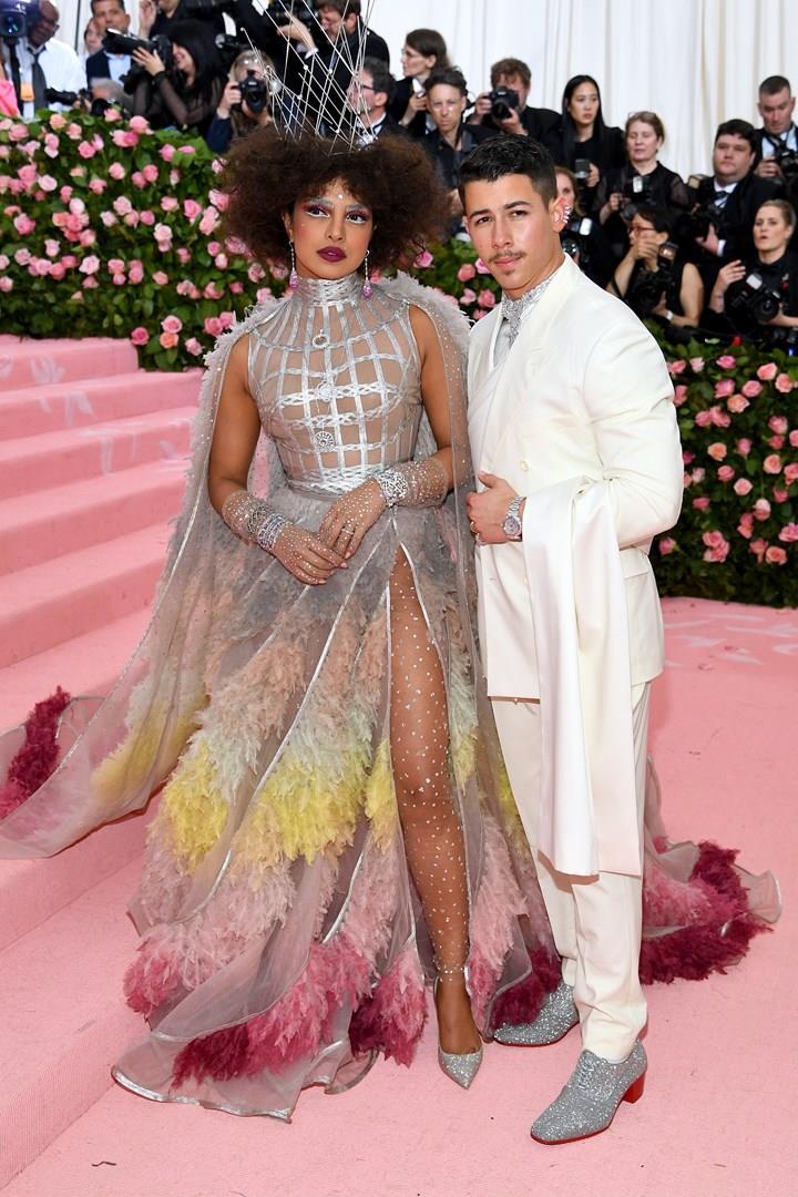 Nick Jonas e Priyanka Chopra al Met Gala 2019 Priyanka Chopra e Nick Jonas sul tappeto rosa del Met Gala