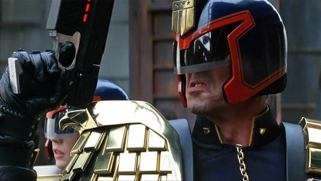Sylvester Stallone ricoprirà un ruolo alla Dredd in Guardiani della Galassia Vol. 2 Sylvester Stallone in Dredd, cult del 1995