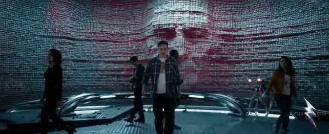 Zordon nel reboot di Power Rangers I Power Rangers nella base aliena con Zordon e Alpha 5