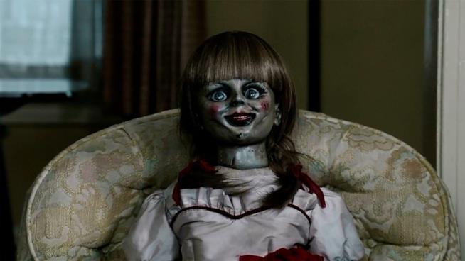 Annabelle 3 annunciato al Comic-Con La bambola Annabelle