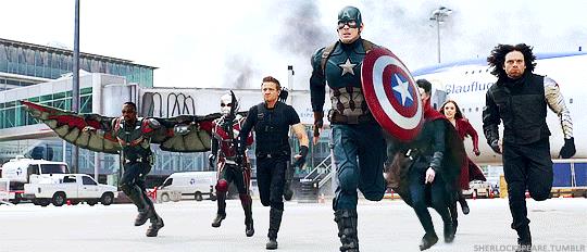 Doctor Strange è Team Cap Doctor Strange insieme a Team Cap in una creazione dei fan