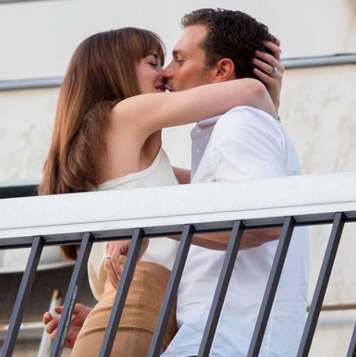 Cinquanta Sfumature di Rosso Cinquanta Sfumature di Rosso, bacio tra Christian e Anastasia