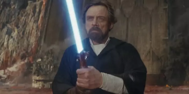Star Wars, la spada originale di Luke Skywalker va all'asta Immagine di Luke Skywalker in TLJ