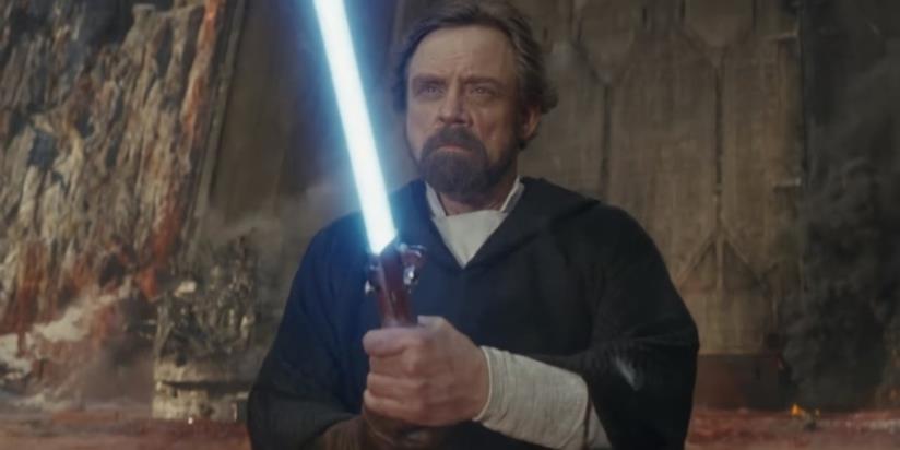 Star Wars, la spada originale di Luke Skywalker va all'asta Immagine di Luke Skywalker in TLJ