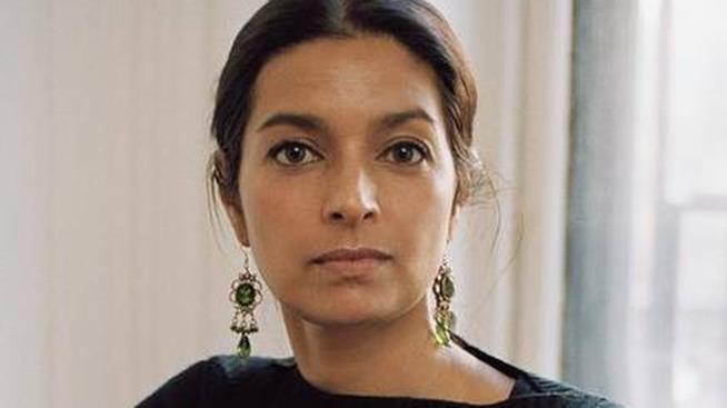 Il vestito dei libri di Lahiri Jhumpa: la recensione Primo piano della scrittrice Lahiri Jhumpa