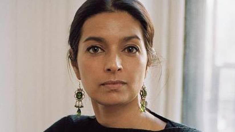 Il vestito dei libri di Lahiri Jhumpa: la recensione Primo piano della scrittrice Lahiri Jhumpa