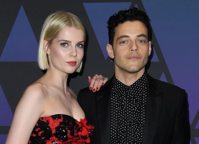 La nuova coppia di Hollywood Rami Malek e Lucy Boynton Rami Malek insieme all'attrice Lucy Boynton