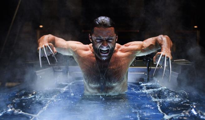 Hugh Jackman, i dettagli del cameo di Wolverine in X-Men: Apocalisse Hugh Jackman estrae gli artigli di adamantio di Wolverine
