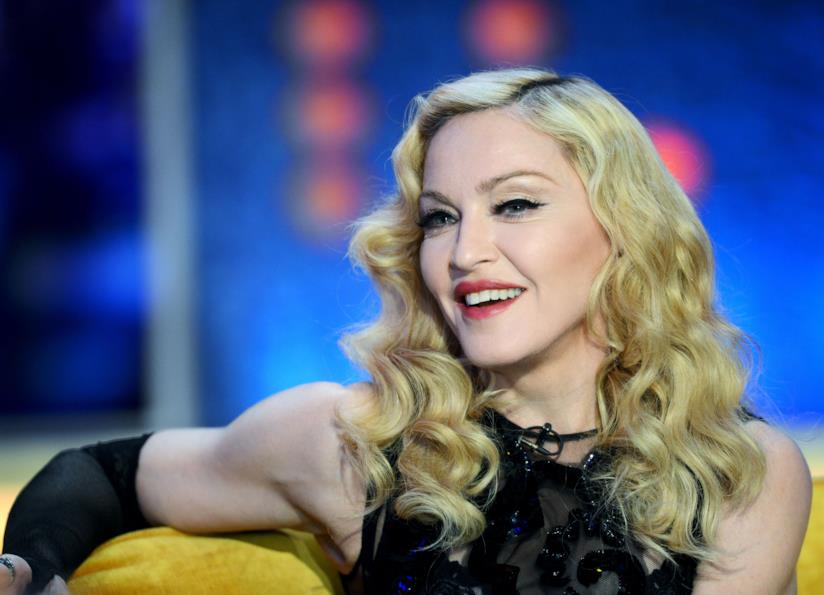 Madonna presenta al popolo dei social le gemelle Esther e Stella Primo piano di Madonna